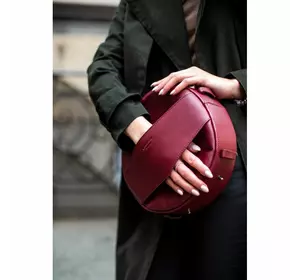 Кожаная женская круглая сумка-рюкзак Maxi бордовая